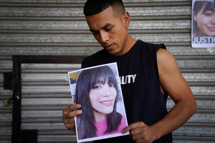 Alexander Díaz Silva, hermano de Merlín, reclama justicia.