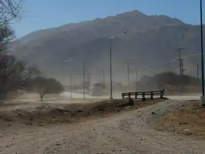 Vientos de hasta 80 km/h sacuden Tucumán: ¿qué zonas son las más afectadas?