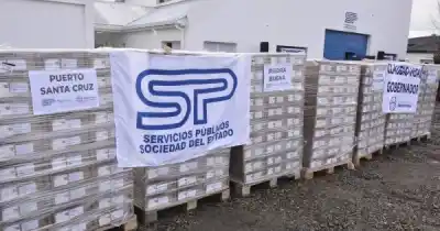 El duro descargo de Vidal contra los funcionarios por la compra de luminarias y el millonario ahorro que logró Santa Cruz