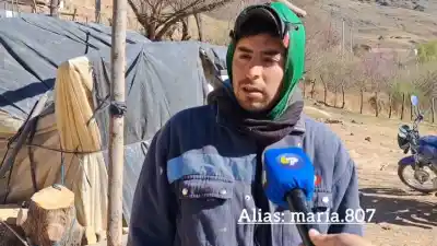 Viven entre palos y plásticos con un bebé de seis meses y piden ayuda desesperada