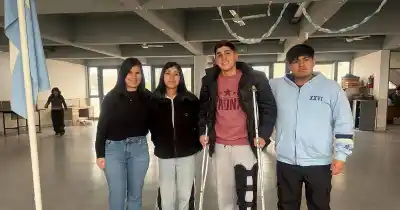 Tres estudiantes de Abasto fabrican un satélite del tamaño de una lata: ¿llegarán a lanzarlo?