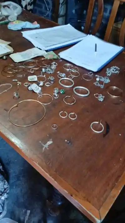 Allanamientos en Chimbas: recuperan joyas millonarias y dos menores quedan en la mira