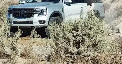 Los sorprendieron arrojando basura en un descampado y ahora les llueven multas
