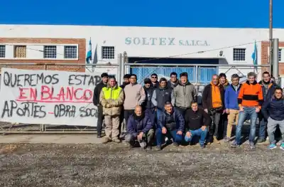 Un año de lucha sin respuestas: los trabajadores de Soltex aseguran que el dueño los mintió y sobreviven con changas