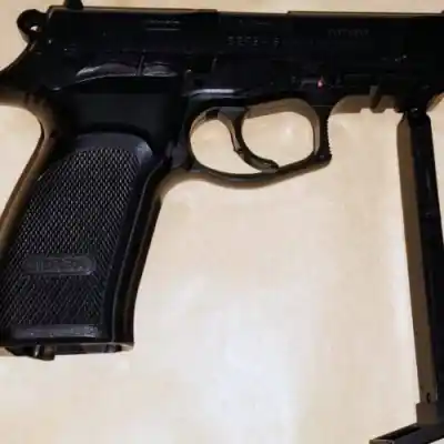 Escándalo en el club Unión: nueve demorados y un arma que nadie esperaba
