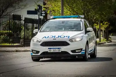Un hombre de 30 años murió aplastado por su auto mientras lo reparaba en General Roca