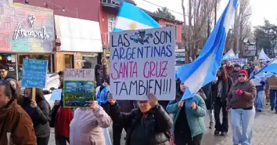 El grito que cruzó Santa Cruz: la reforma de la Ley de Tierras desató una ola de protestas en toda la provincia