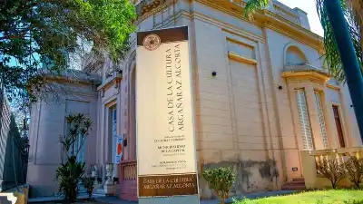 Una muestra en Santiago del Estero teje con fuerza el grito silencioso de las mujeres