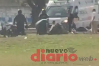 Una maniobra que terminó en hospital: dos jóvenes heridos en la rotonda de Circunvalación