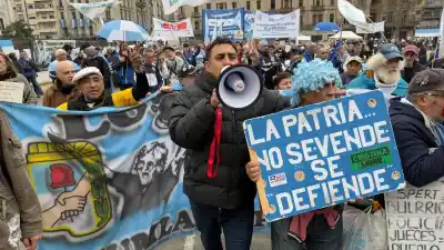 El detalle que pocos vieron en la reforma de Milei y que ata de manos al próximo gobierno