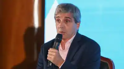 Caputo lanza una bomba política: el “riesgo kuka” ya no existe y el kirchnerismo sería “irrelevante”