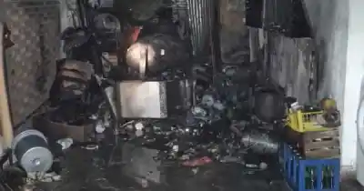 Un chispazo desató el fuego: 6 ambientes destruidos en una vivienda de Guaymallén