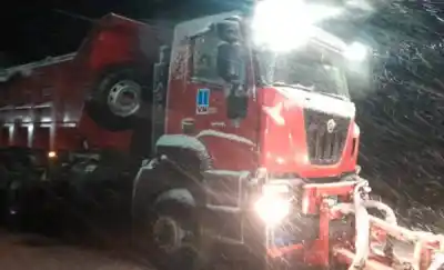 Nieva en la Ruta 40: cortaron el paso entre Esquel y Epuyén y aún no hay fecha de reapertura