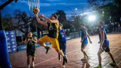 Básquet 3x3: vuelve el torneo que promete una tarde a puro deporte y música en La Alameda