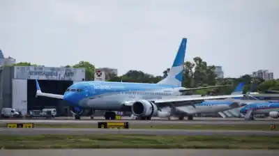 Detenido por un millonario fraude a Aerolíneas: la millonaria estafa con millas que viajaba en primera clase