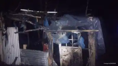 Una mujer perdió su casa en un incendio y apuntó contra un conocido: qué dijo a la Policía