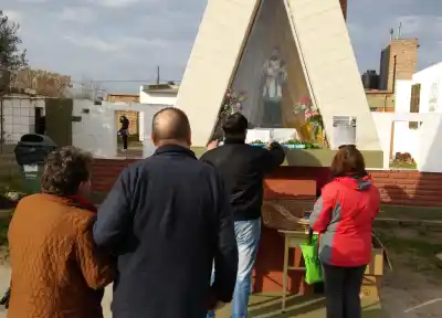 Este viernes, la fe se toma las calles de Santa Rosa: la procesión que nadie quiere perderse