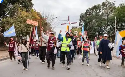 La fe que desafía al sol: 150 peregrinos de Molinos y una promesa que multiplica
