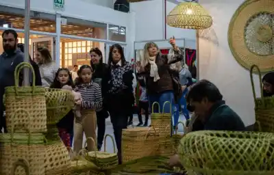 El arte que teje identidad: así será la muestra que reúne a 34 creadores santiagueños