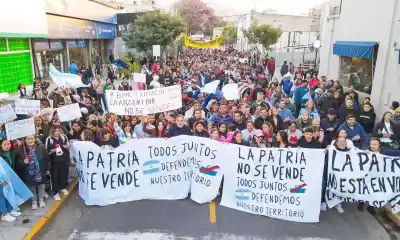 La Rioja se movilizó en masa: la Plaza 25 de Mayo fue el epicentro de la defensa de las tierras argentinas
