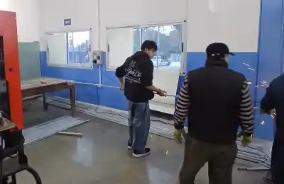 Feria Nacional de Ciencias en San Luis: los estudiantes que fabrican los paneles para el evento