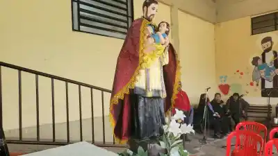 El barrio San Cayetano se llenó de fieles: el pedido del cura que conmueve a Jujuy