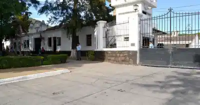 Seis faltas sin aviso terminaron con su carrera: echan a un agente penitenciario en Salta