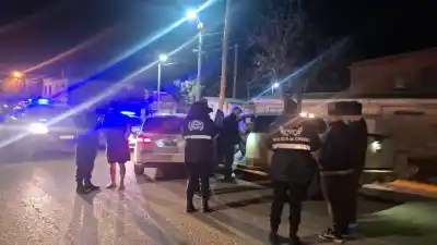 Chocó un auto, huyó y cuando la atraparon el alcoholímetro explotó: 1,72