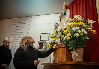 Burzaco vibró con la Serenata a San Cayetano: fe, música y una multitud que desafió al frío