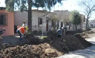Alto Comedero: arrancaron las obras de cordón cuneta y badenes en el sector B2