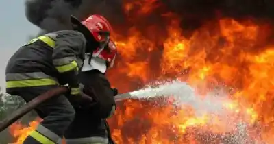 Bomberos bonaerenses en alerta: el fondo provincial sigue congelado y peligran las operaciones