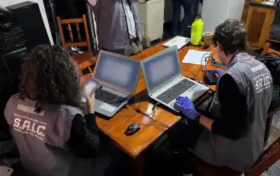 Allanamiento en San Javier: secuestraron dispositivos y detuvieron a un joven acusado de distribución de material de abuso infantil