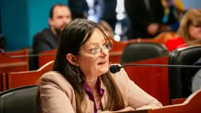 Créditos a empleados públicos: Natalia Ponferrada salió al cruce de Puente y lo acusó de armar ruido