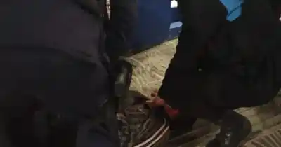 Un botellazo en pleno centro: joven de 26 años terminó hospitalizado tras una pelea a la salida de un boliche