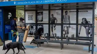 Pocito homenajea a sus deportistas en las paradas de colectivos