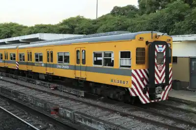 Un viaje en tren que cambió su vida: la justicia ordena una millonaria indemnización tras un brutal ataque