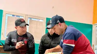 Policías y vecinos de Los Ceibos se capacitaron en técnicas que salvan vidas