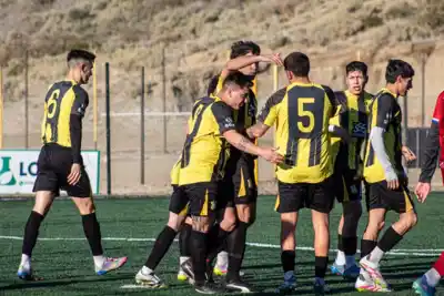 El fútbol de Comodoro vuelve con una fecha que puede definir todo