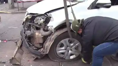 Impactante choque en Dorrego: la camioneta quedó irreconocible y el tránsito se volvió un caos