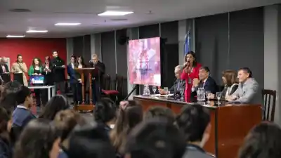 Un juego y un programa acercan las leyes a los alumnos tucumanos