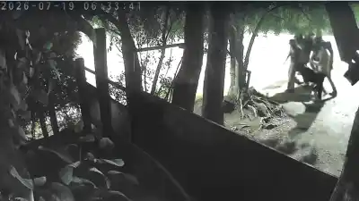 Videos de la detención de las mellizas en Villa La Angostura: los gritos, los golpes y la desesperación