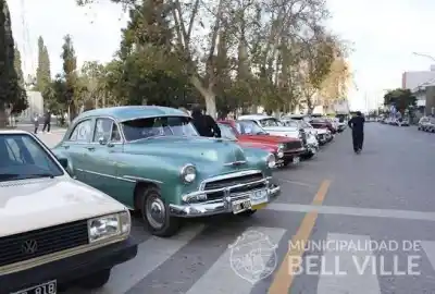 El Paseo del Molino se llena de historia: llega el Encuentro de Autos Clásicos