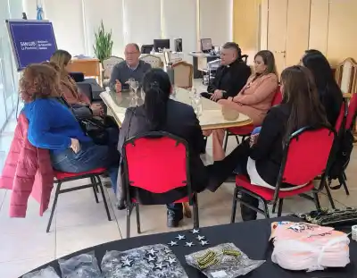 ¿Sabías que en las parroquias puntanas se aprende a coser y a crecer?
