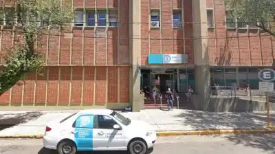 Miramar: un hombre atropelló a su beba de un año al sacar el auto y la nena lucha por su vida
