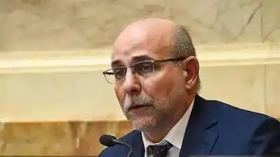 Firmó a favor de la venta de tierras a extranjeros y después se opuso: la doble postura del senador Fama