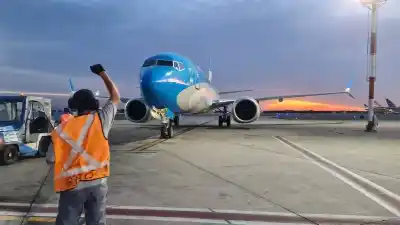 Nuevo golpe al mercado aéreo: el Gobierno elimina trabas para que aterricen más aerolíneas extranjeras