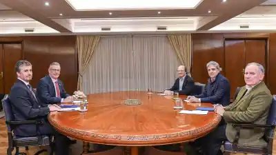 Caputo recibió a Vicuña y destacó una “excelente reunión” por el megaproyecto de cobre en San Juan