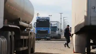 El caos en la cordillera se traslada a Neuquén: los camiones ya copan la Autovía Norte