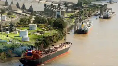 El plan de Pullaro para meter a Rosario en el negocio minero que despierta expectativas