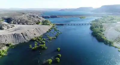 Picún Leufú, el tesoro neuquino que esconde huellas de dinosaurios y paisajes de ensueño